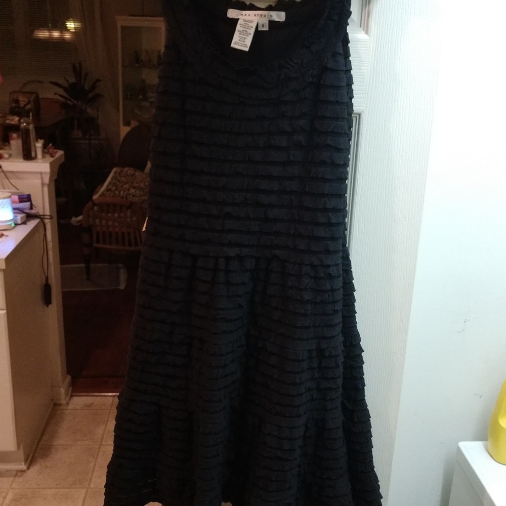 Max Studio Ruffle LBD - Picture 3 of 6
